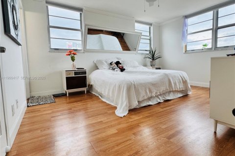 Condo in Hollywood, Florida, 2 bedrooms № 2025969 - photo 14