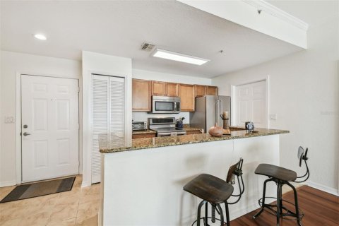 Condo in Tampa, Florida, 2 bedrooms  № 1732887 - photo 7