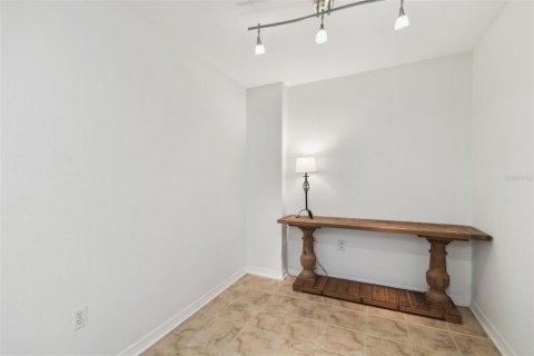 Condo in Tampa, Florida, 2 bedrooms  № 1732887 - photo 22