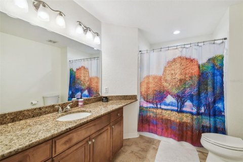 Condo in Tampa, Florida, 2 bedrooms  № 1732887 - photo 27