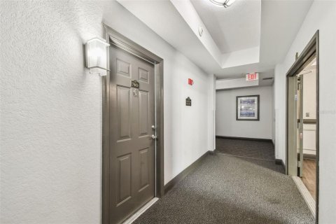 Condo in Tampa, Florida, 2 bedrooms  № 1732887 - photo 3