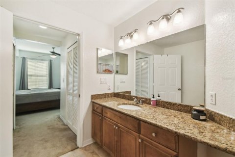 Condo in Tampa, Florida, 2 bedrooms  № 1732887 - photo 28