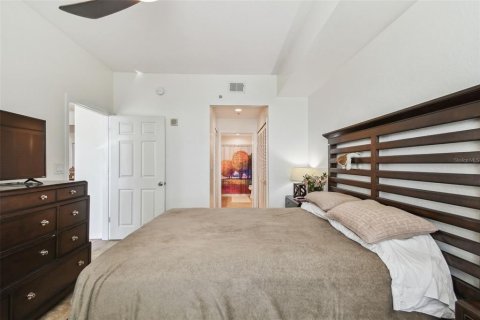 Condo in Tampa, Florida, 2 bedrooms  № 1732887 - photo 23