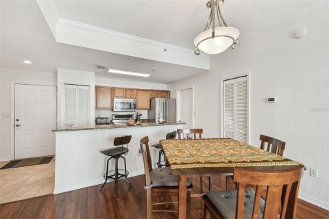 Condo in Tampa, Florida, 2 bedrooms  № 1732887 - photo 8