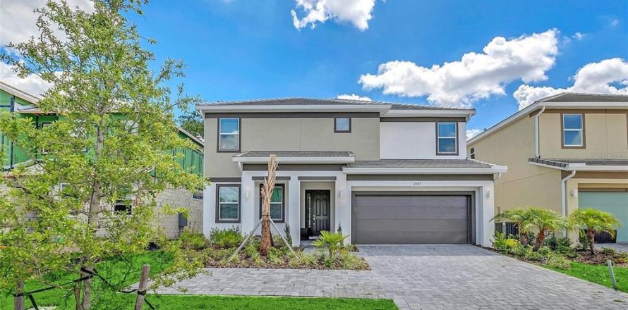 House in Kissimmee, Florida 8 bedrooms, 301.75 sq.m. № 2214383