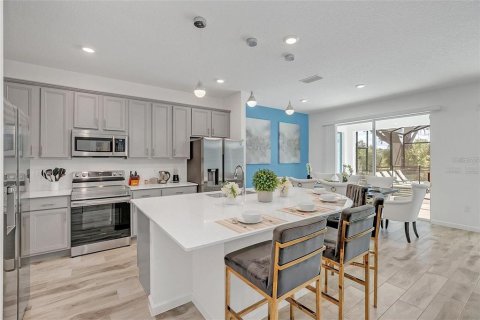House in Kissimmee, Florida 8 bedrooms, 301.75 sq.m. № 2214383 - photo 18