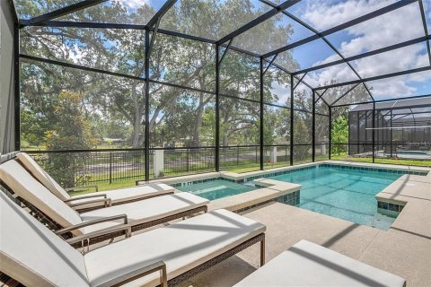 House in Kissimmee, Florida 8 bedrooms, 301.75 sq.m. № 2214383 - photo 4