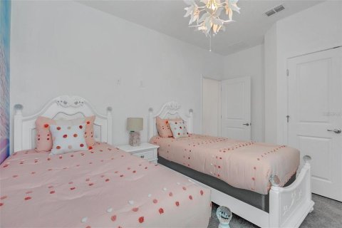 House in Kissimmee, Florida 8 bedrooms, 301.75 sq.m. № 2214383 - photo 27