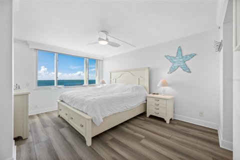 Condo in Saint Petersburg, Florida, 2 bedrooms  № 1787512 - photo 15