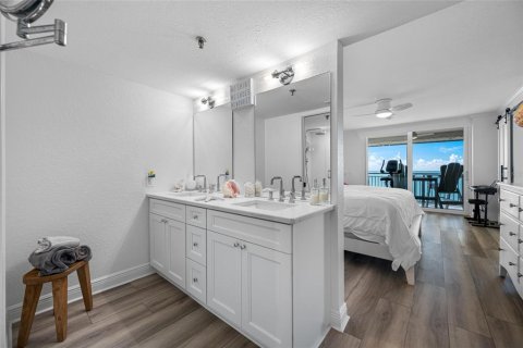 Condo in Saint Petersburg, Florida, 2 bedrooms  № 1787512 - photo 23