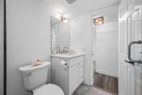 Condo in Saint Petersburg, Florida, 2 bedrooms  № 1787512 - photo 14