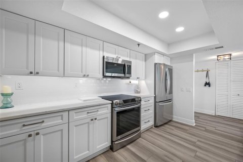 Condo in Saint Petersburg, Florida, 2 bedrooms  № 1787512 - photo 4