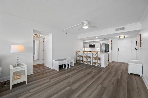 Condo in Saint Petersburg, Florida, 2 bedrooms  № 1787512 - photo 7