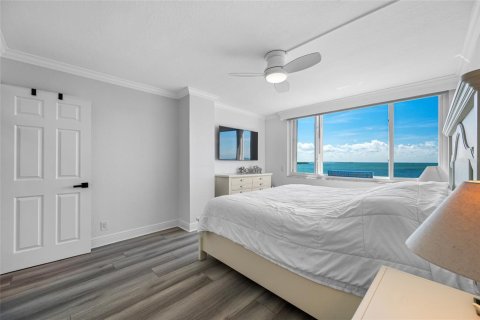 Condo in Saint Petersburg, Florida, 2 bedrooms  № 1787512 - photo 16