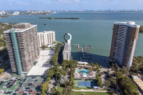 Condo in Miami, Florida, 2 bedrooms  № 1896910 - photo 26