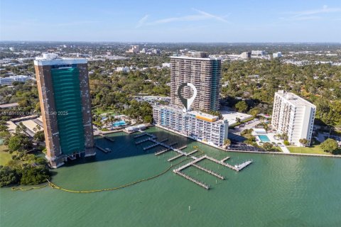 Condo in Miami, Florida, 2 bedrooms  № 1896910 - photo 27