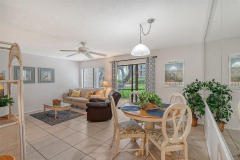 Copropriété à vendre à Sarasota, Floride: 2 chambres, 64.1 m2 № 1250951 - photo 6