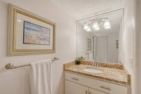 Copropriété à vendre à Sarasota, Floride: 2 chambres, 64.1 m2 № 1250951 - photo 17