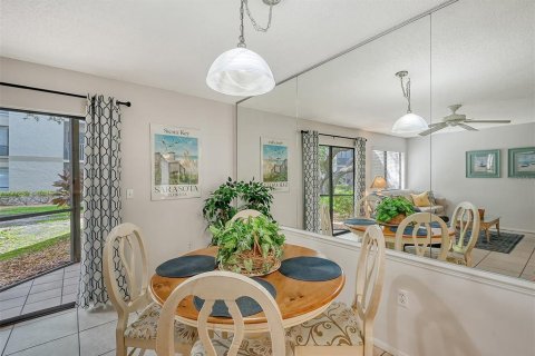 Copropriété à vendre à Sarasota, Floride: 2 chambres, 64.1 m2 № 1250951 - photo 10