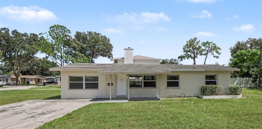 Villa ou maison à Saint Petersburg, Floride 4 chambres, 120.4 m2 № 2303076