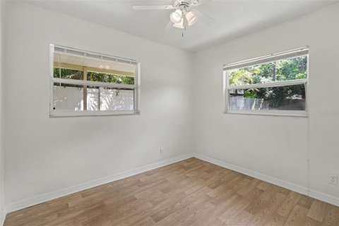 Villa ou maison à vendre à Saint Petersburg, Floride: 4 chambres, 120.4 m2 № 2303076 - photo 16