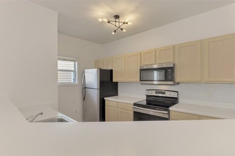 Condo in Bradenton, Florida, 1 bedroom  № 2226397 - photo 16