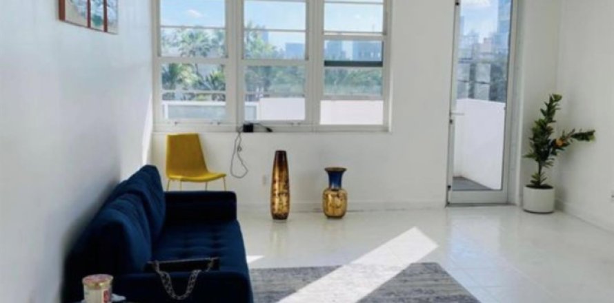 Condominio en Miami Beach, Florida, 2 dormitorios № 941059