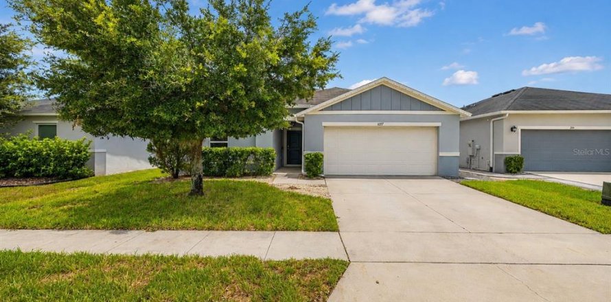 House in TIVOLI RESERVE in Davenport, Florida 4 bedrooms, 161.74 sq.m. № 2277773