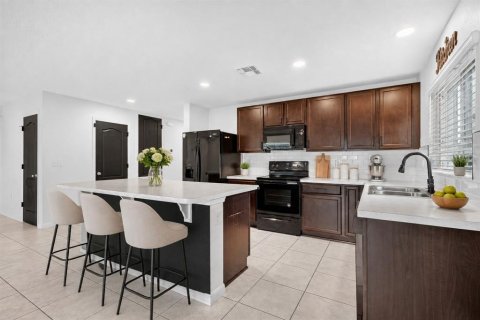 House in TIVOLI RESERVE in Davenport, Florida 4 bedrooms, 161.74 sq.m. № 2277773 - photo 4