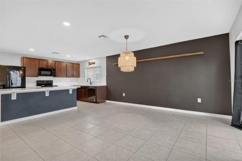 House in TIVOLI RESERVE in Davenport, Florida 4 bedrooms, 161.74 sq.m. № 2277773 - photo 7