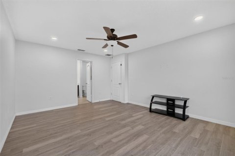 House in TIVOLI RESERVE in Davenport, Florida 4 bedrooms, 161.74 sq.m. № 2277773 - photo 24