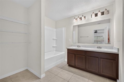 House in TIVOLI RESERVE in Davenport, Florida 4 bedrooms, 161.74 sq.m. № 2277773 - photo 18