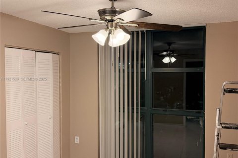 Снять в аренду кондоминиум в Майами, Флорида 2 спальни, 83.43м2, № 1983812 - фото 12