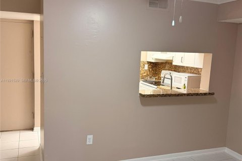 Снять в аренду кондоминиум в Майами, Флорида 2 спальни, 83.43м2, № 1983812 - фото 5
