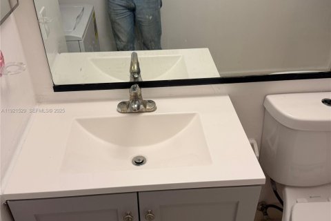 Снять в аренду кондоминиум в Майами, Флорида 2 спальни, 83.43м2, № 1983812 - фото 7