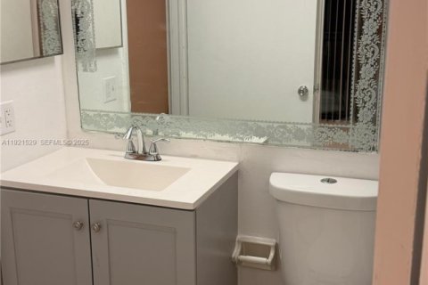 Снять в аренду кондоминиум в Майами, Флорида 2 спальни, 83.43м2, № 1983812 - фото 9