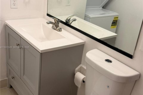 Снять в аренду кондоминиум в Майами, Флорида 2 спальни, 83.43м2, № 1983812 - фото 8