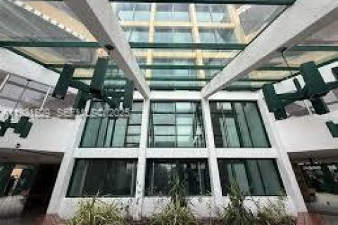 Снять в аренду кондоминиум в Майами, Флорида 2 спальни, 83.43м2, № 1983812 - фото 2