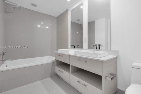 Copropriété à vendre à Miami, Floride: 1 chambre, 78.32 m2 № 2079487 - photo 19