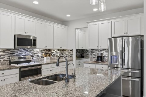 Casa en venta en Tampa, Florida, 5 dormitorios, 331.29 m2 № 1831164 - foto 11