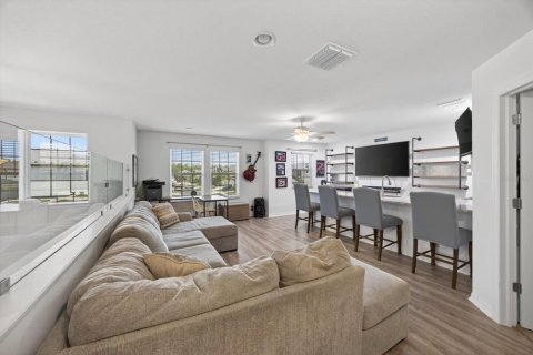 Casa en venta en Tampa, Florida, 5 dormitorios, 331.29 m2 № 1831164 - foto 23
