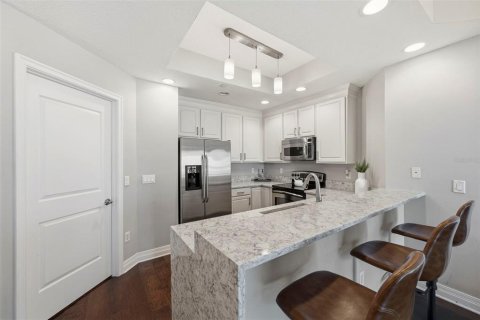 Copropriété à vendre à Tampa, Floride: 2 chambres, 128.02 m2 № 2390750 - photo 8