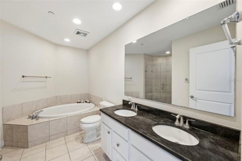 Copropriété à vendre à Tampa, Floride: 2 chambres, 128.02 m2 № 2390750 - photo 18
