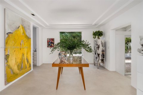 House in Miami Beach, Florida 3 bedrooms, 311.22 sq.m. № 2011643 - photo 8