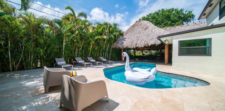 House in Delray Beach, Florida 4 bedrooms, 216.74 sq.m. № 1051446