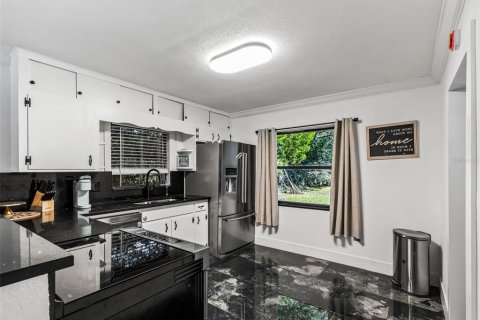 Villa ou maison à vendre à Ocklawaha, Floride: 3 chambres, 135.92 m2 № 2432787 - photo 15