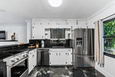 Villa ou maison à vendre à Ocklawaha, Floride: 3 chambres, 135.92 m2 № 2432787 - photo 17