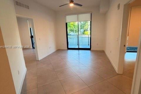 House in Miami, Florida 2 bedrooms № 2251841 - photo 9