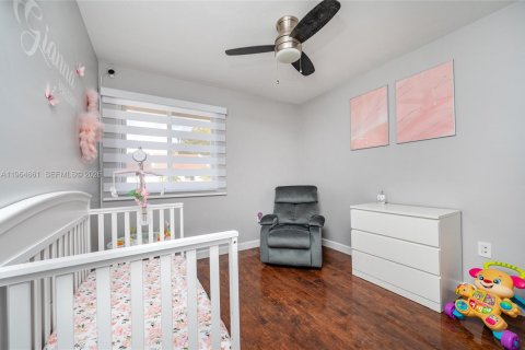 Townhouse in Miami, Florida 3 bedrooms, 122.54 sq.m. № 2026047 - photo 24