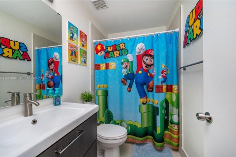 Townhouse in Miami, Florida 3 bedrooms, 122.54 sq.m. № 2026047 - photo 21